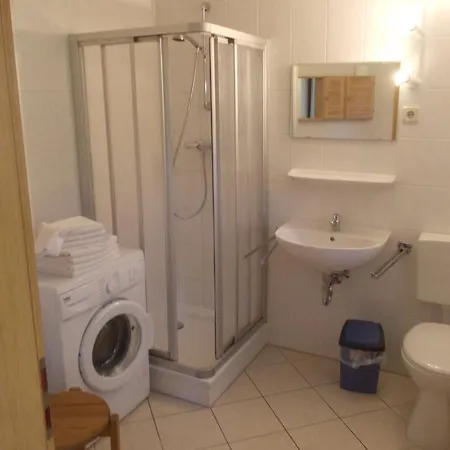 Holiday home Finnhaeuser Am Vogelpark - Haus Brizi